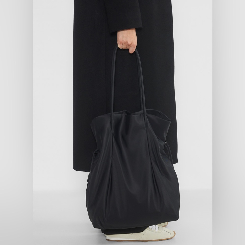 *SOLD* Aritzia Black Tote Bag